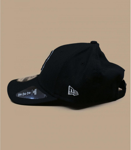 Cappellino B nero Cappellino B nero